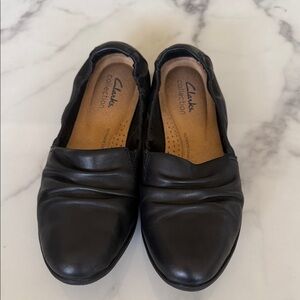 Clarks Collection Black Leather Slip-On Flats Ultimate Comfort Women’s Size 7 M